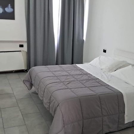 Hotel Quadrifoglio Castello di Cisterna Εξωτερικό φωτογραφία